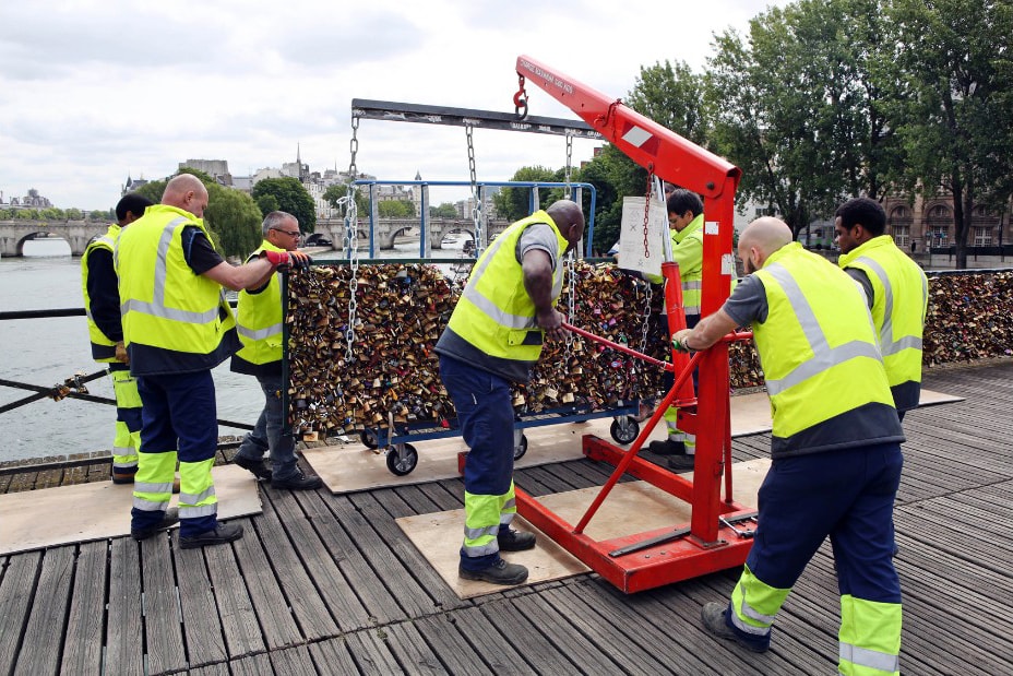 Paris Will Auction Off 'Love Locks' To Help Refugees