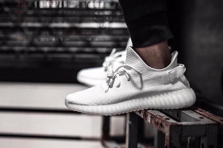 2017 年全白配色 adidas Originals YEEZY BOOST 350 V2 上腳預覽
