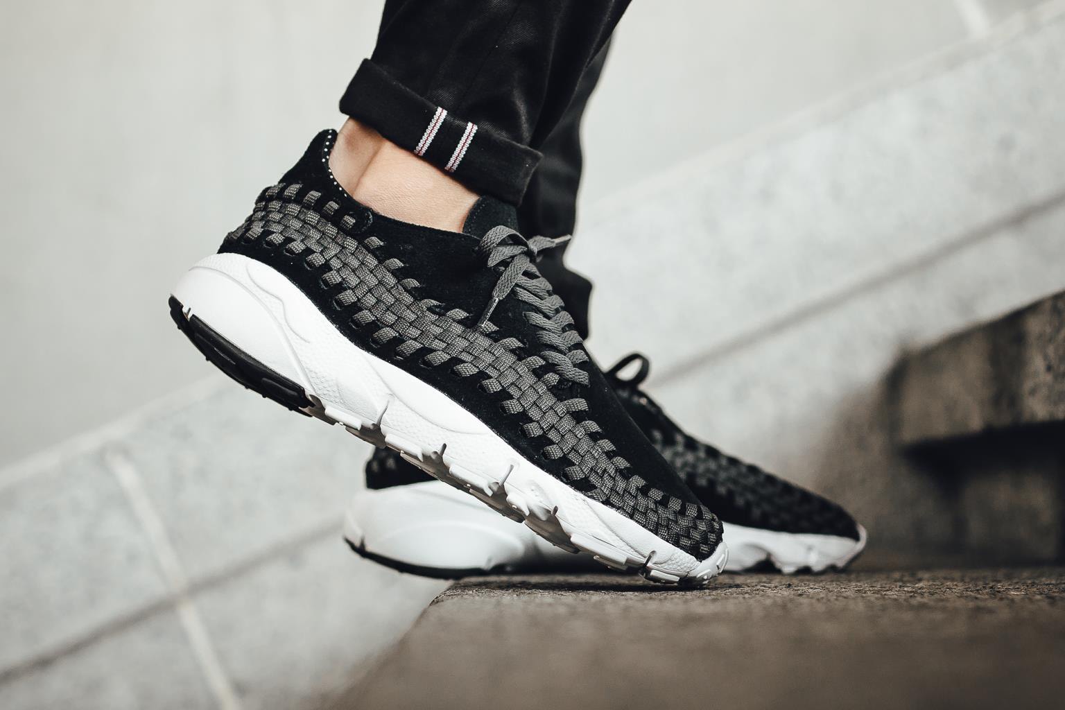 nike air footscape woven desert and black colorways