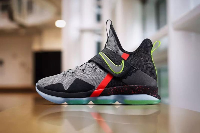 Nike LeBron 14 於「聖誕大戰」驚豔亮相