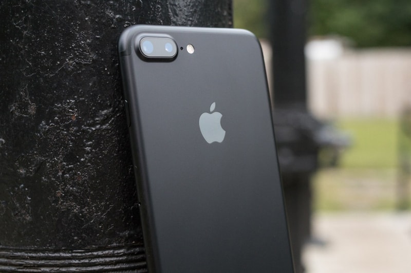 Apple iPhone 7 Plus Sales