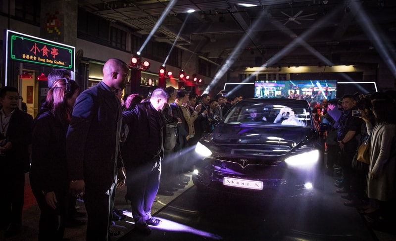 首批 TESLA Model X 正式着陸遊走香港