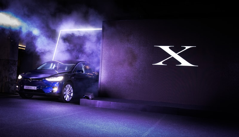 首批 TESLA Model X 正式着陸遊走香港