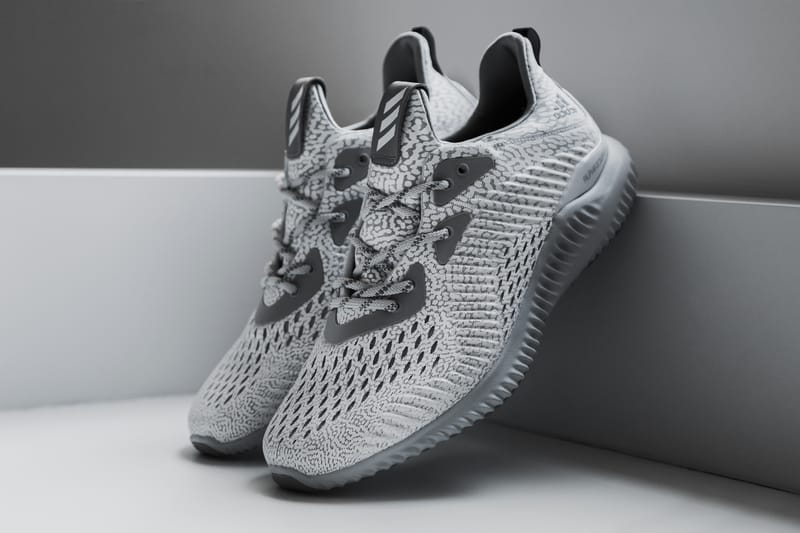 adidas AlphaBOUNCE 全新灰白配色上架