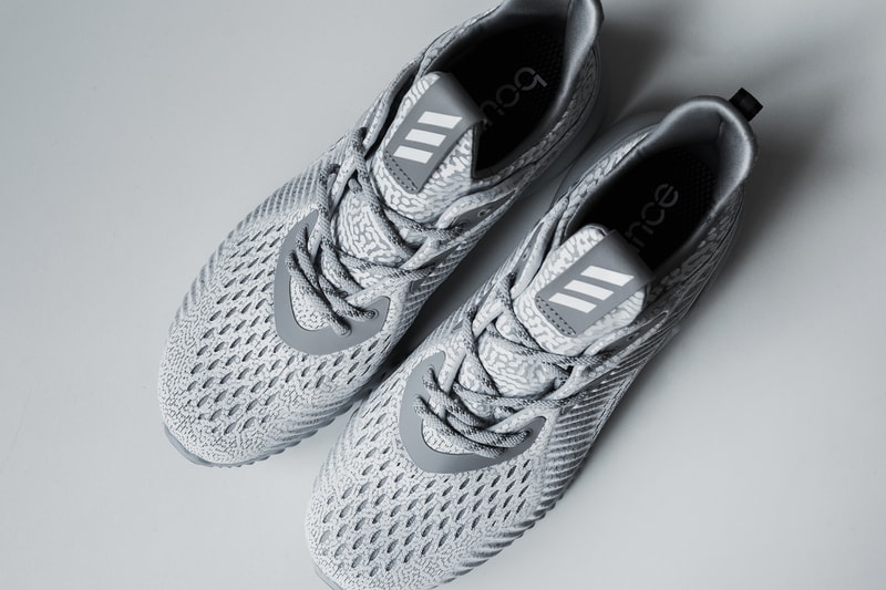 adidas AlphaBOUNCE 全新灰白配色上架