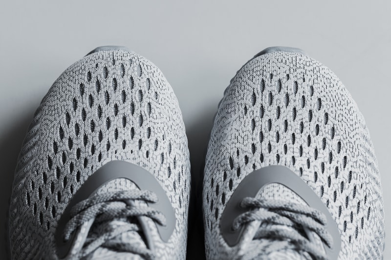 adidas AlphaBOUNCE 全新灰白配色上架