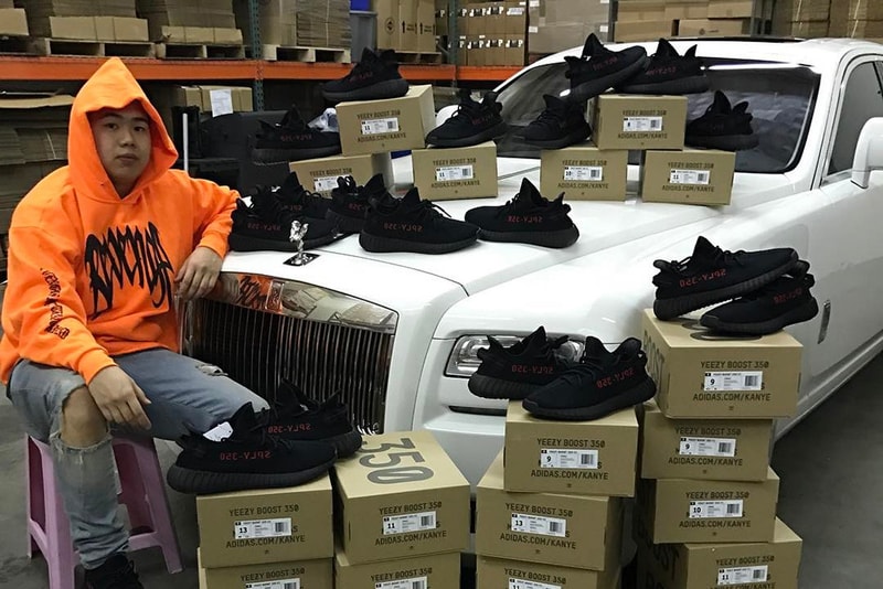 華人鞋販 Allen Kuo 再度提前曬出 YEEZY BOOST 350 V2 黑紅配色
