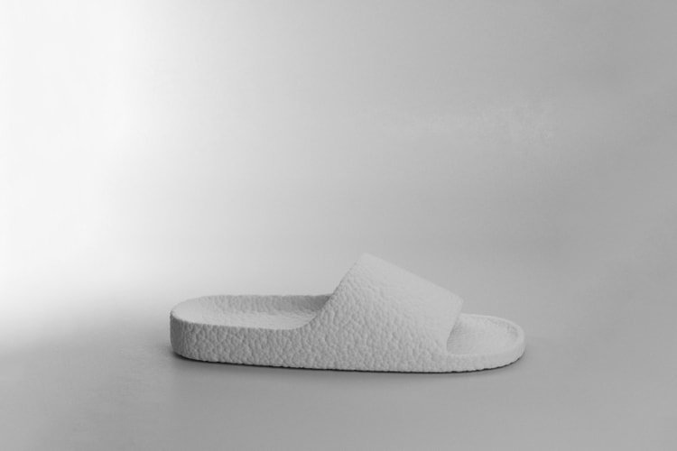 What If!?adidas All-Over Boost Slides 鞋款