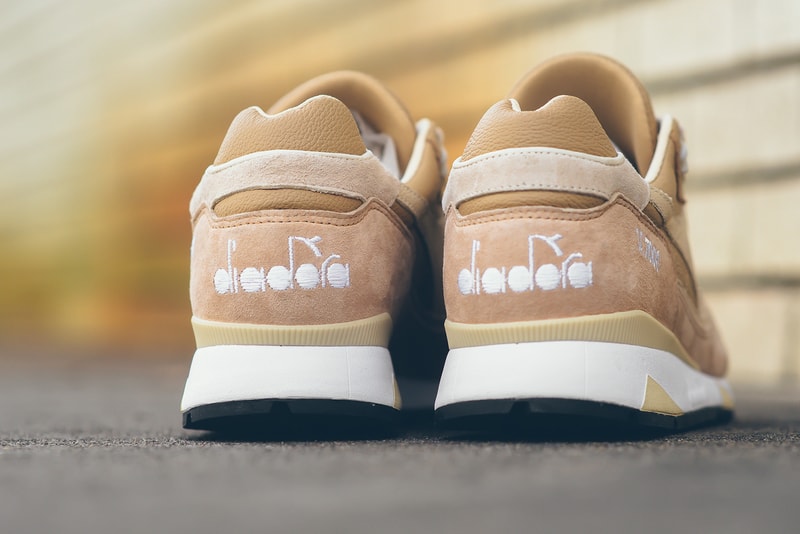 Diadora Italian V.7000 Bleached Sand Croissant