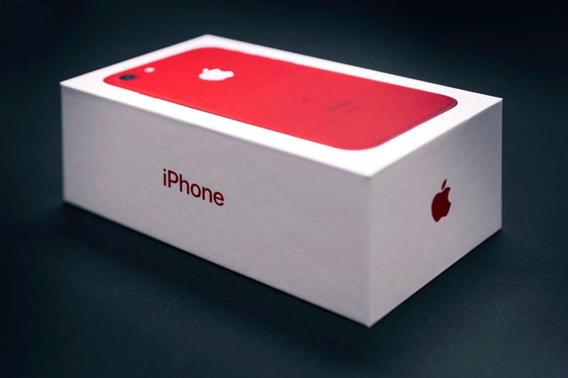 率先近賞 iPhone 7 (PRODUCT)RED™ 紅色特別版