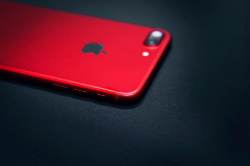 率先近賞 iPhone 7 (PRODUCT)RED™ 紅色特別版