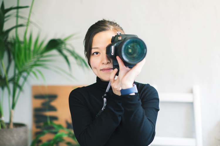 片場唯一 iPhone 通行者-專訪《狂獸》《明日戰記》劇照攝影師 Justine Yeung