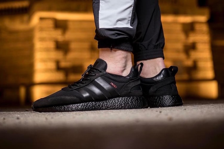 Sneakersnbonsai 打造 adidas Originals Iniki Runner 全黑定製配色