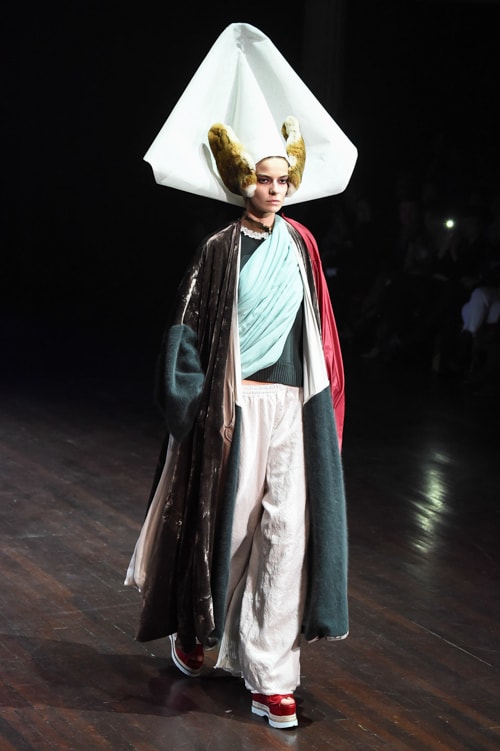 UNDERCOVER 2017-18 Autumn Winter Women's Collection