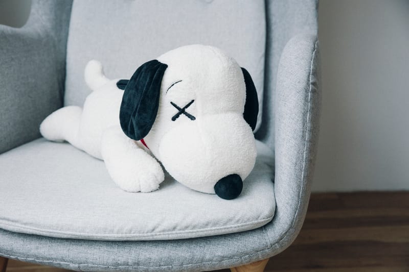 率先近賞 UNIQLO x KAWS x PEANUTS 聯乘系列單品