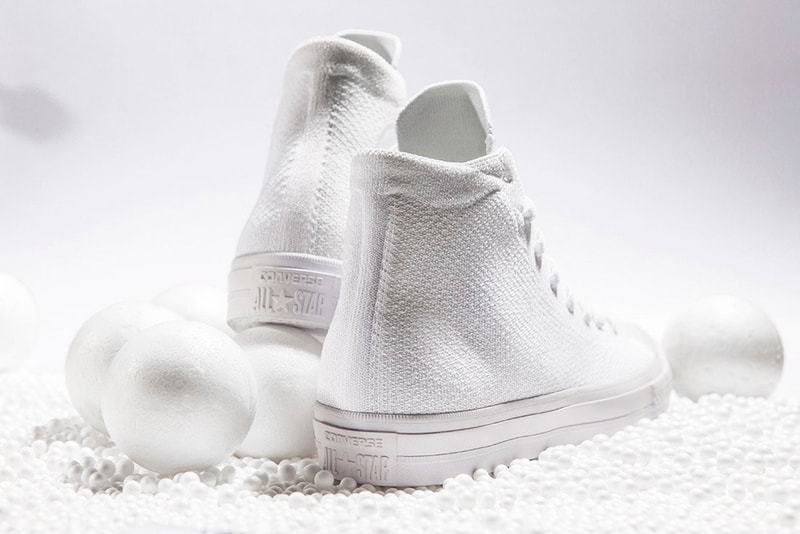搭載了 Nike Flyknit 技術的 Converse Chuck Taylor All Star 全白配色