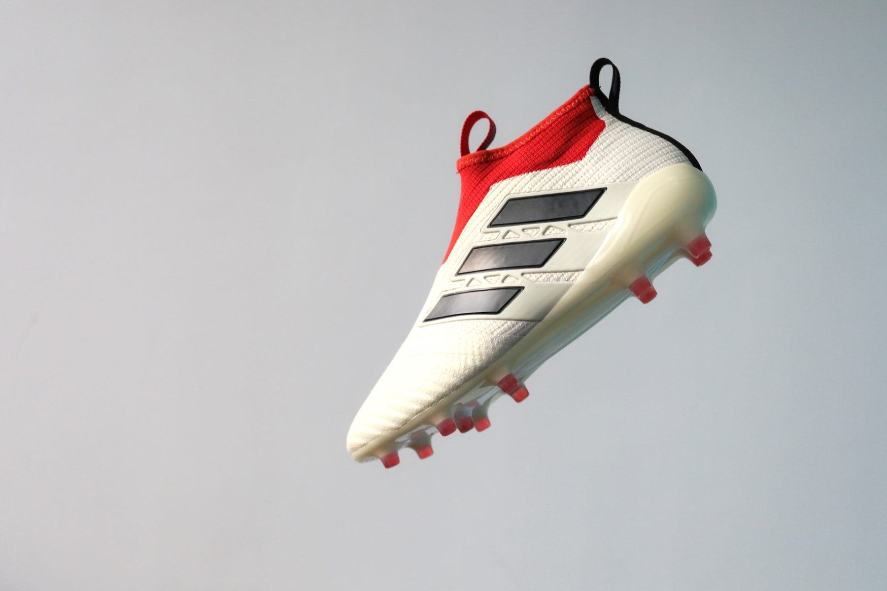 adidas Football 全新「CHAMPAGNE」系列上架