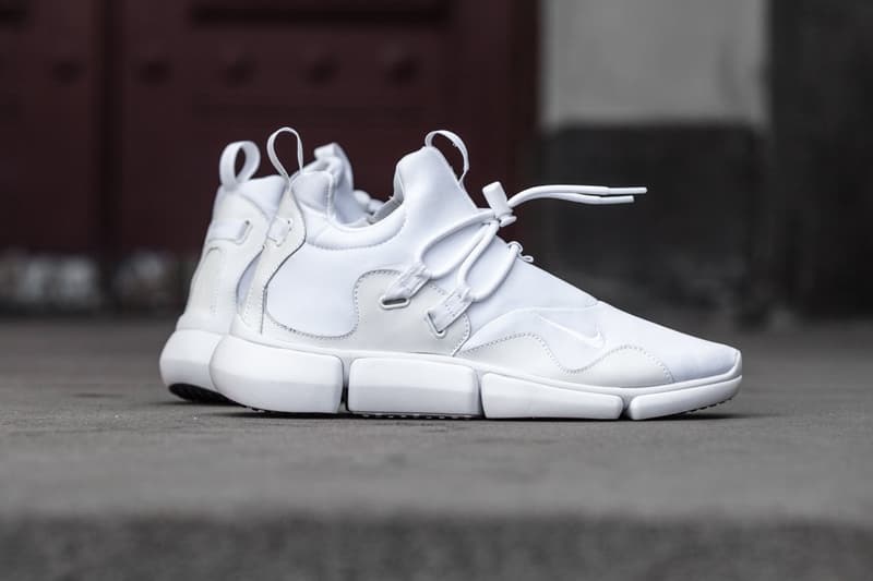 Nike Pocket Knife DM "Triple White" CLoser Look