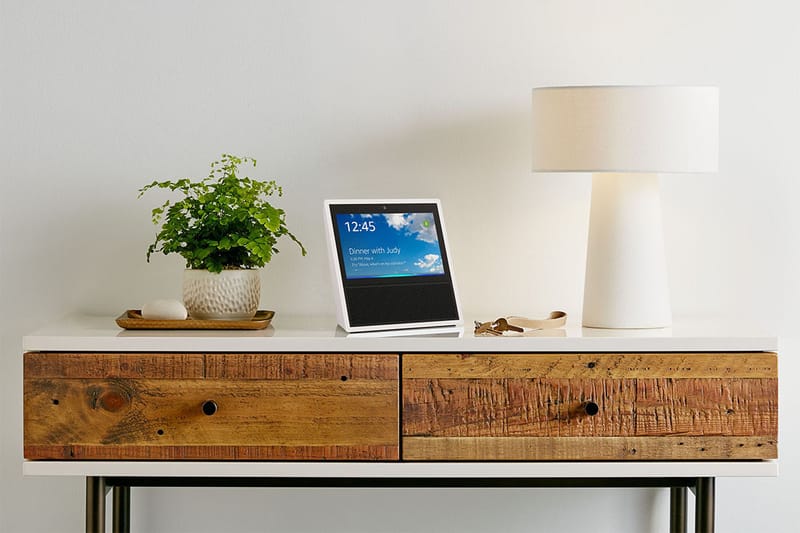 Amazon 推出觸屏智能音箱「Echo Show」