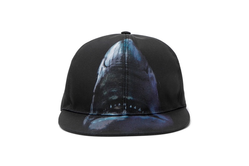Givenchy 重新推出經典鯊魚圖案產品
