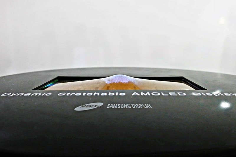 強中之手 - Samsung 最新 OLED 屏幕擁有上下伸縮功能
