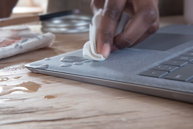 Microsoft Surface Laptop 2017