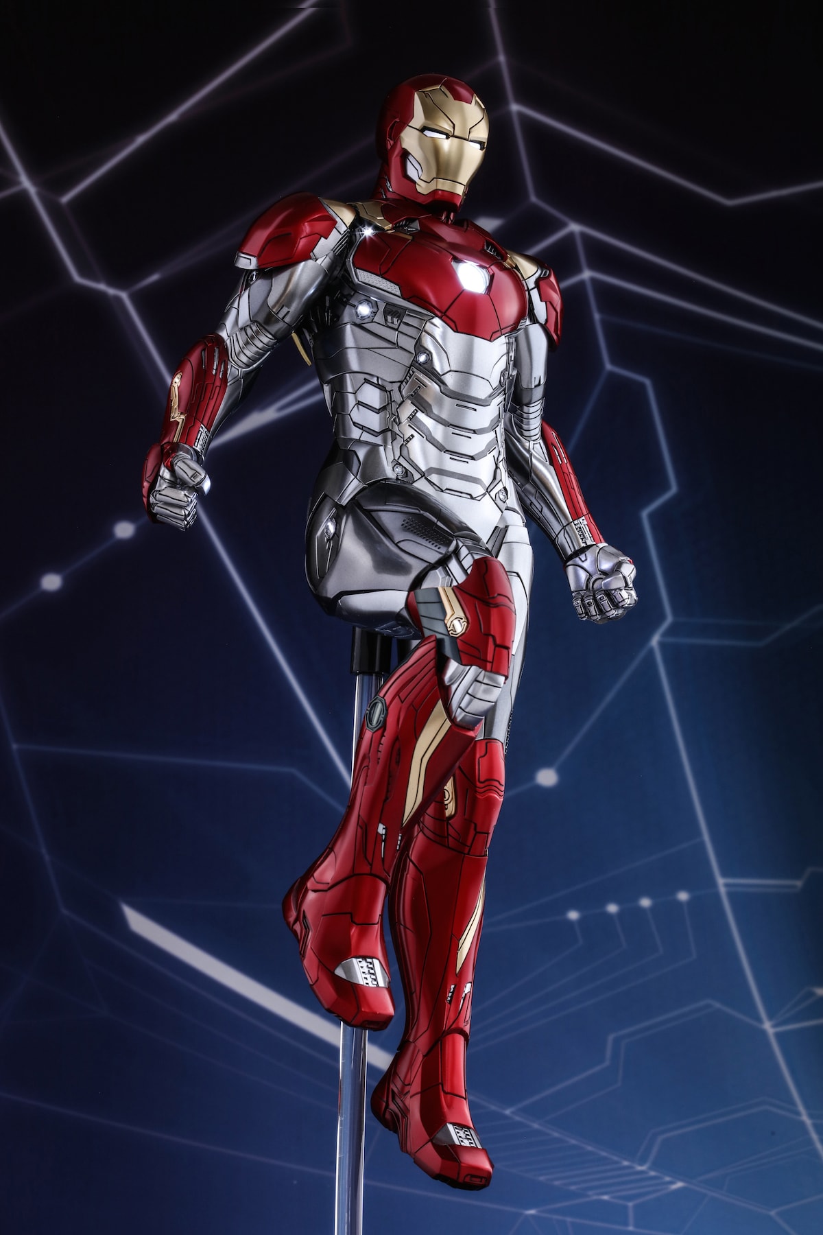Hot Toys 製作《Spider Man：Homecoming》電影最新 Iron Man Mark XLVII 1:6 可動珍藏人偶登場