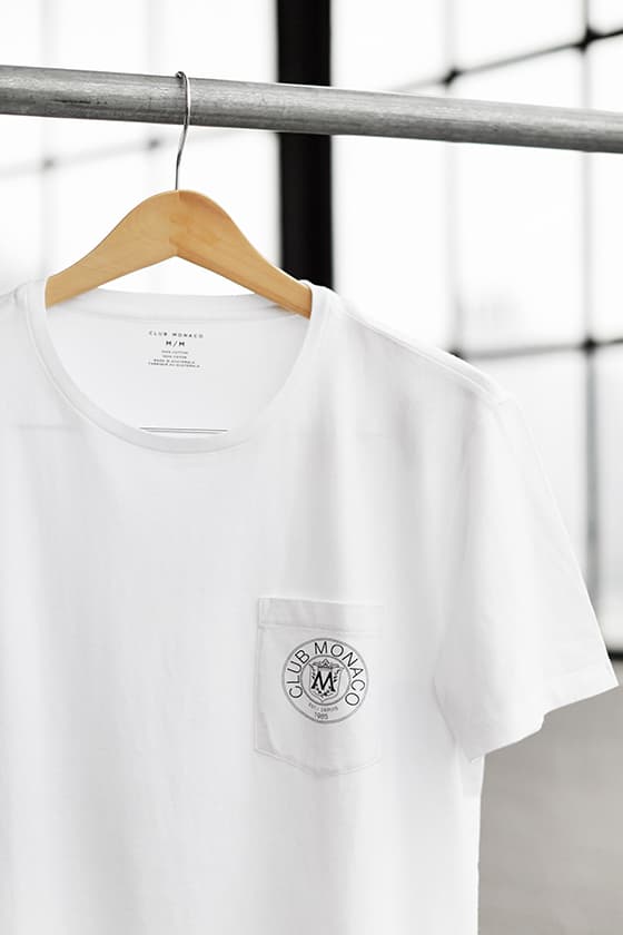 Club Monaco 以品牌經典設計為藍本推出「#ClubThrowback」系列
