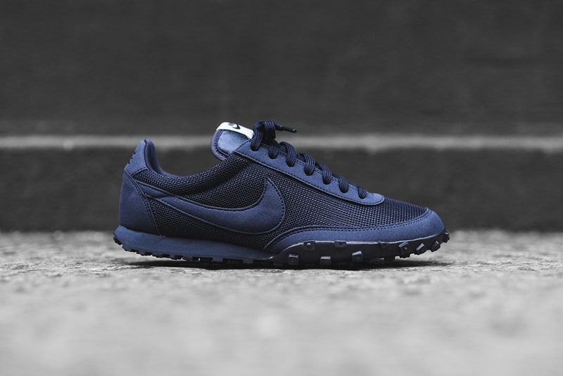 一色尚存 - Nike 推出全海軍藍色調 Waffle Racer