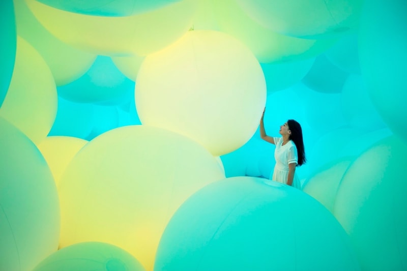 一碰就變色！teamLab 全新進化型互動式展覽新加坡登場