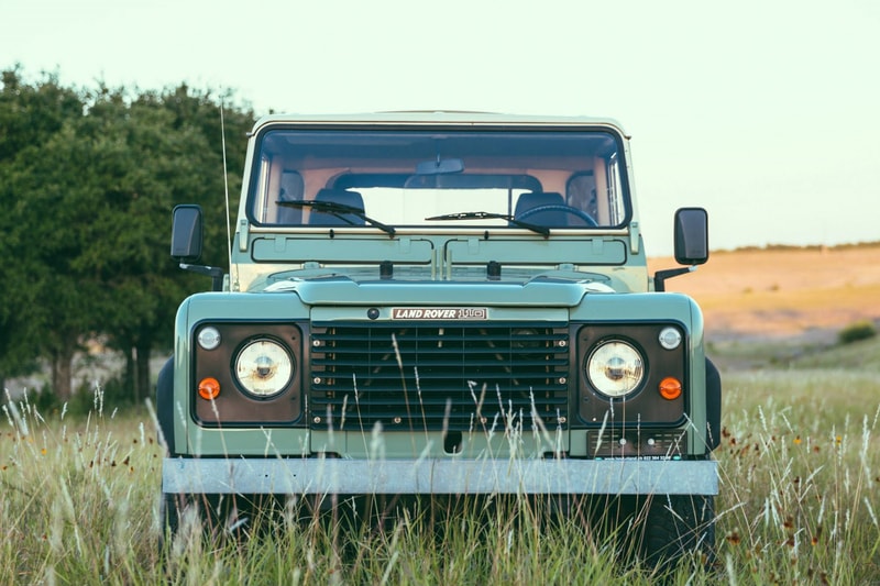 1984 年產 Land Rover Defender 110 Pickup 網上轉售