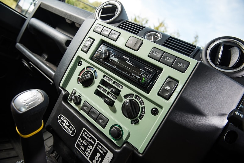 Mr.Bean 愛車 Land Rover Defender 90 將進行拍賣