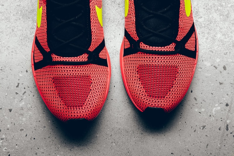Nike Duel Racer Bright Crimson/Volt