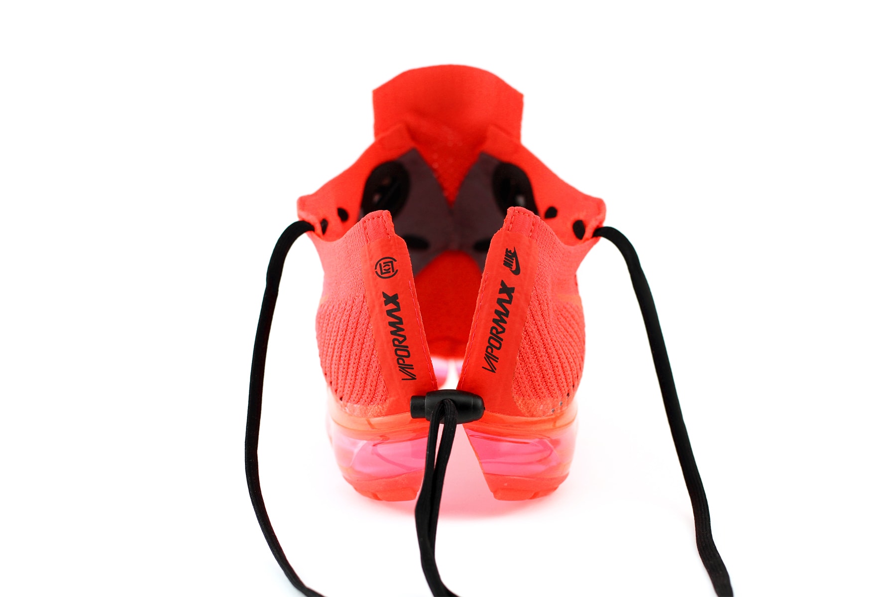球鞋客製師 Zhijun Wang 再顯功架帶來 CLOT VaporMax 面具