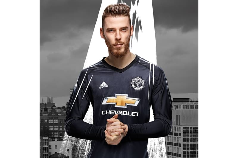 Manchester United 2017/18 Home Kit