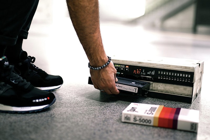 Saucony x The Good Will Out 推出以 VHS 錄影帶為主題的玩味鞋款「VHSaucony」