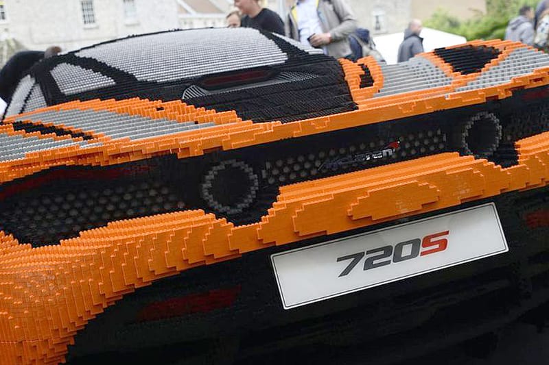 LEGO 與 McLaren 團隊合力製作 1:1 真實比例 720S 超級跑車