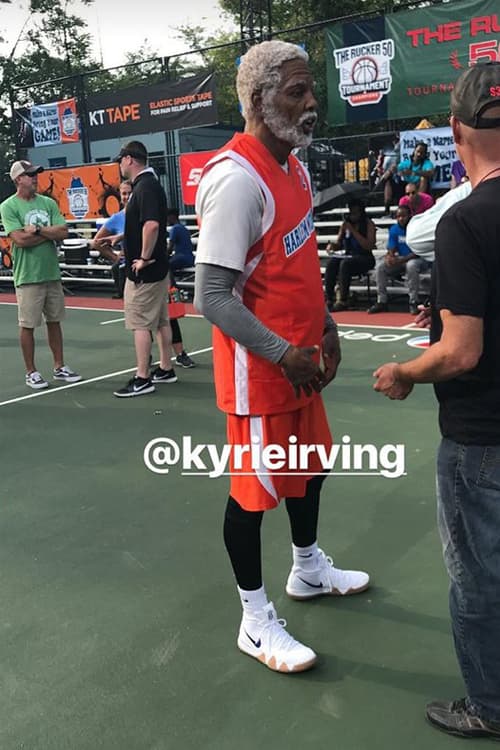 Kyrie Irving 於《Uncle Drew Movie》拍攝現場著用神秘鞋款