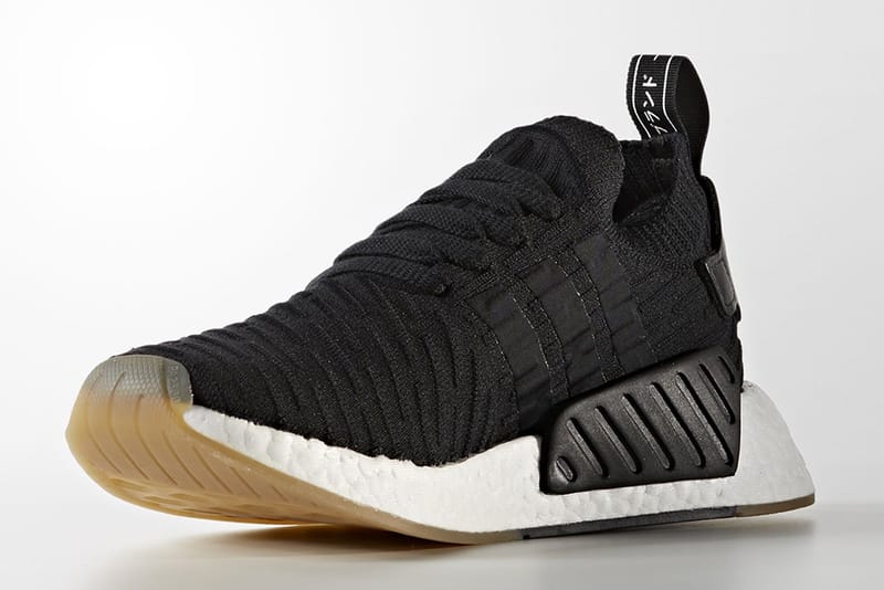 nmd black r2