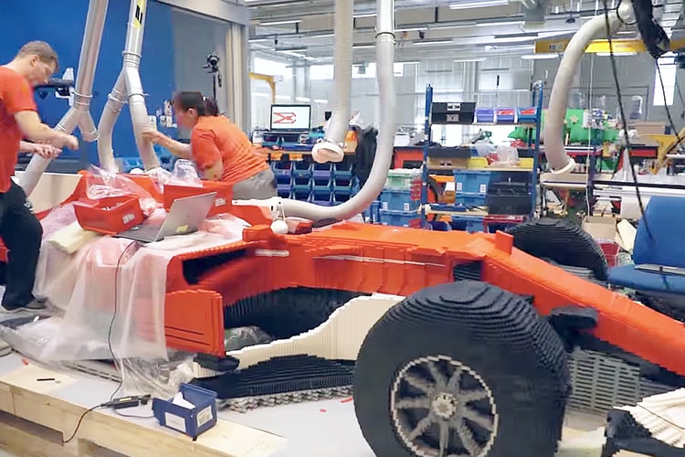 設計到組裝-縮時欣賞 LEGO 團隊砌出 1:1 真實比例 Ferrari 一級方程式賽車