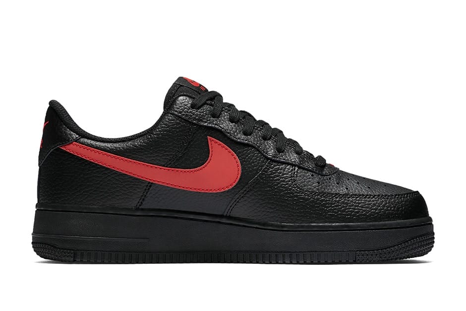 Nike Air Force 1 Low 全新「Black Leather 