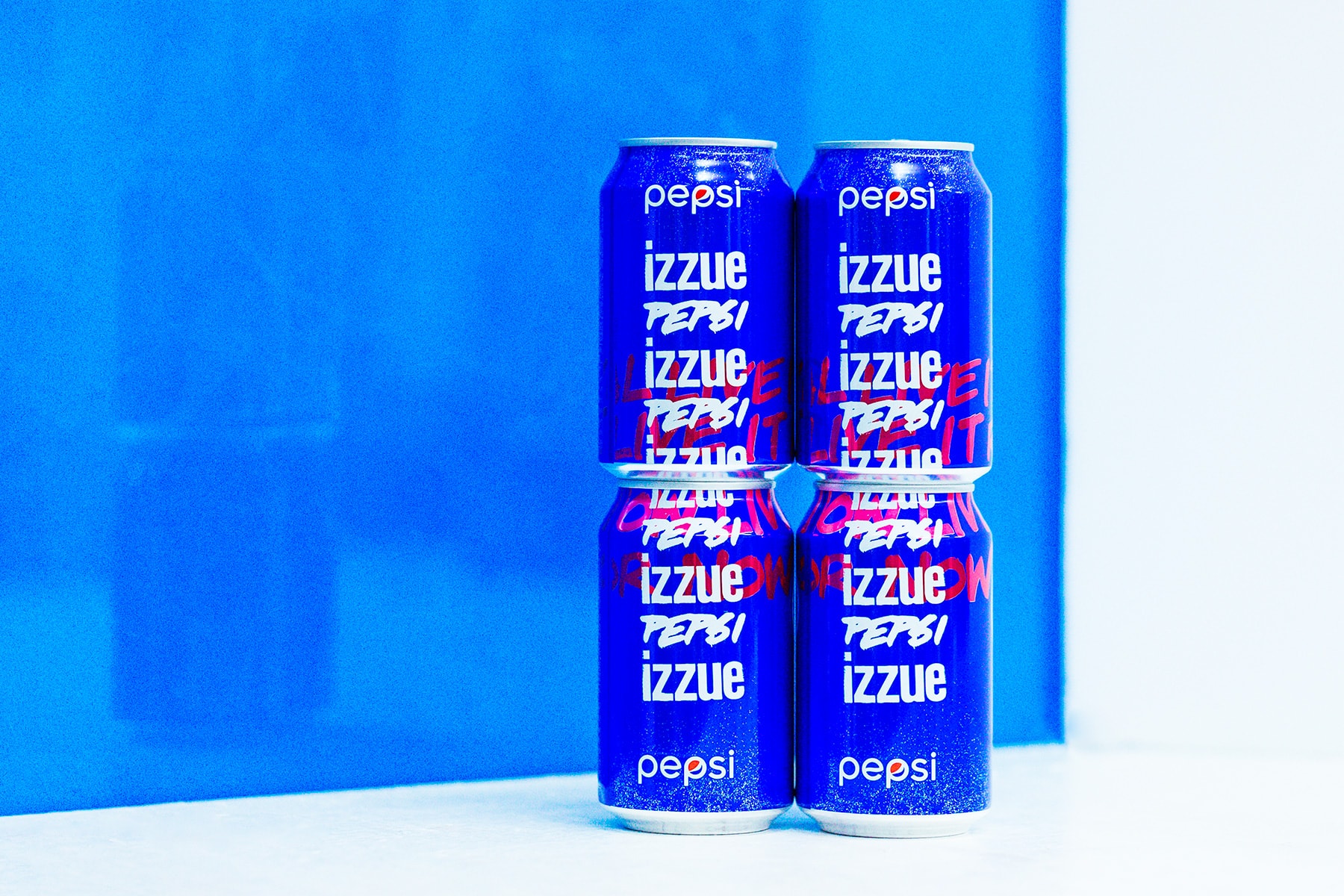 Pepsi x izzue 聯乘推出別注設計汽水罐