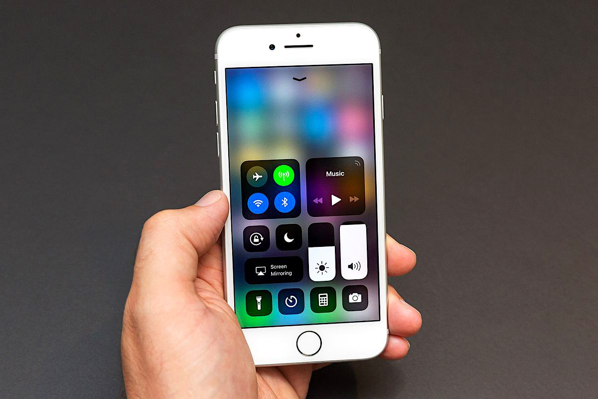 Apple 因 iOS 11 控制中心無法徹底關閉 WiFi 和藍牙功能再受質疑