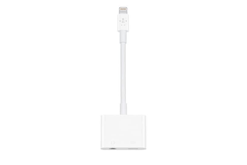 Apple 官方發售具備 Lightning 及 3.5mm 耳機接口的連接器