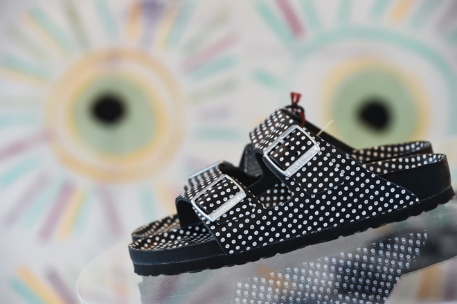 限量 500 雙！BIRKENSTOCK 攜手 10 Corso Como 推出聯名限量版「Arizona」拖鞋