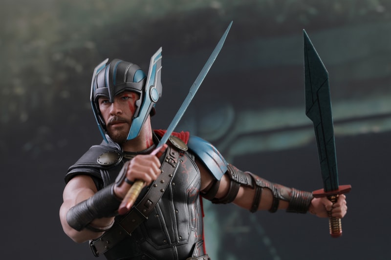 Hot Toys 最新《雷神奇俠 3: 諸神黃昏》Gladiator Thor 1:6 比例珍藏人偶