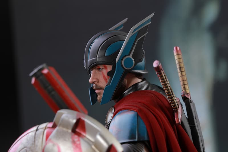 Hot Toys 最新《雷神奇俠 3: 諸神黃昏》Gladiator Thor 1:6 比例珍藏人偶