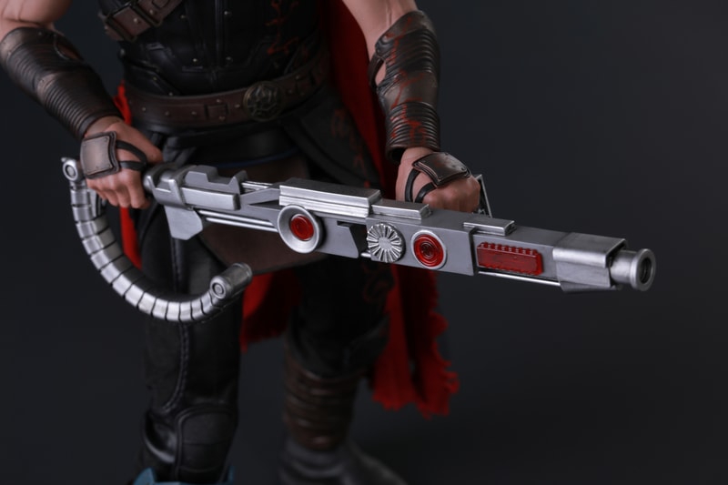Hot Toys 最新《雷神奇俠 3: 諸神黃昏》Gladiator Thor 1:6 比例珍藏人偶