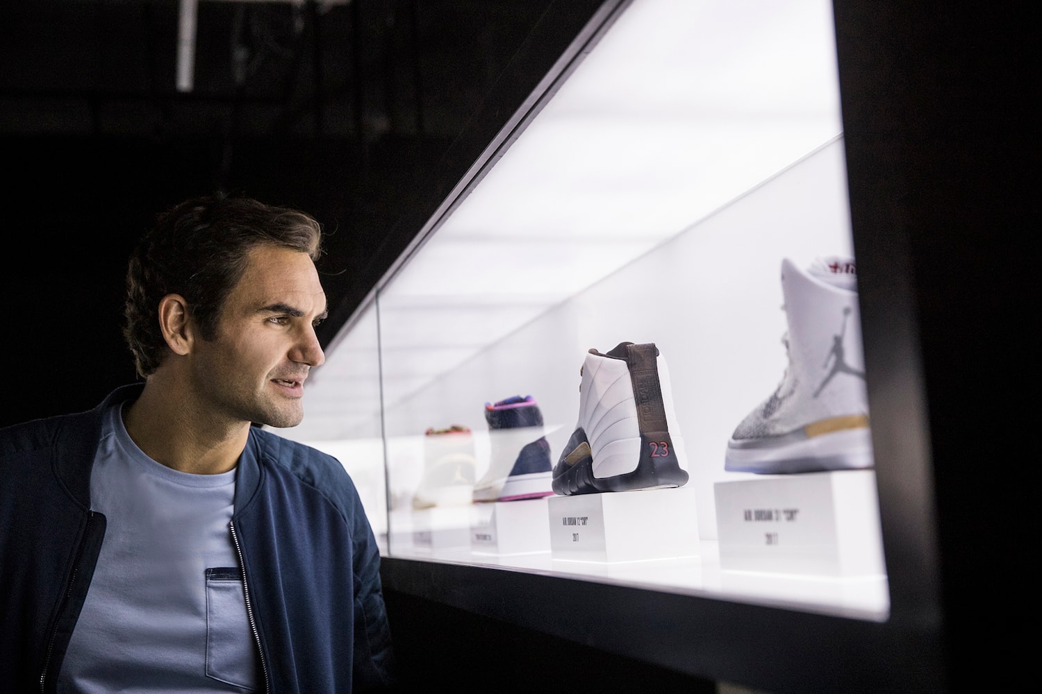 Roger Federer 亮相上海發佈 NikeCourt Zoom Vapor RF x AJ3「atmos」別注配色