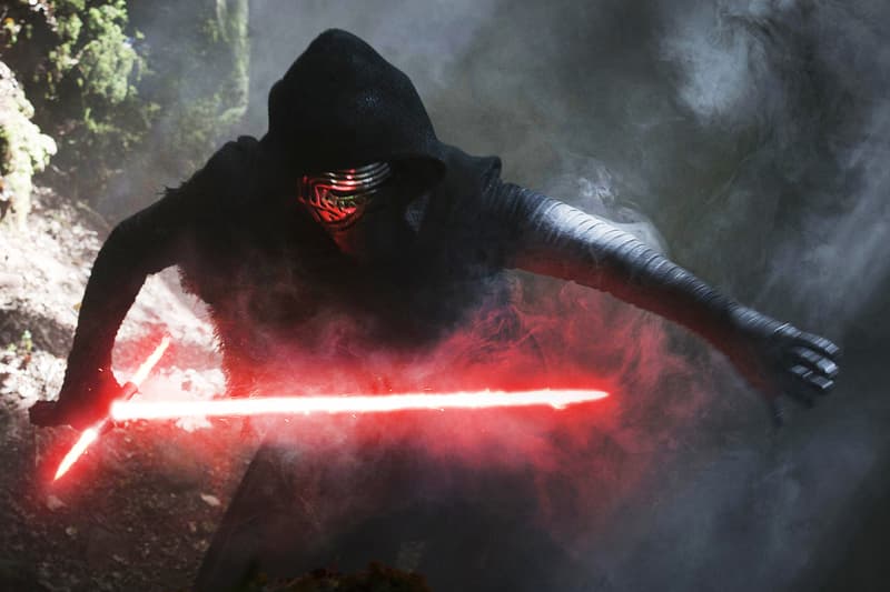 為何《Star Wars》中的大奸角 Kylo Ren 要戴頭盔？！